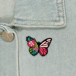 ⭐Butterfly metal badge for women and girls gift enamel brooch⭐